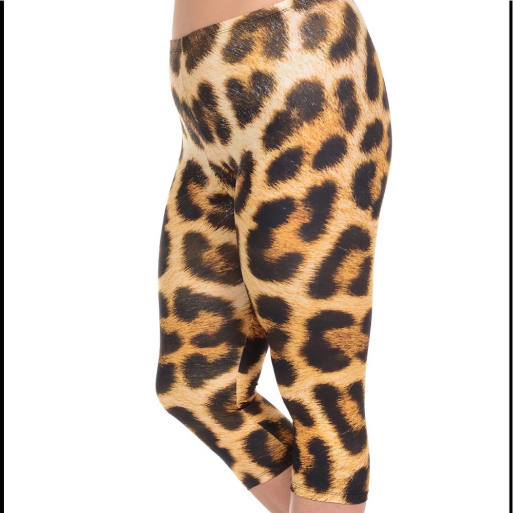 πSALEπ Animal Print Capri - Picture 6 of 8